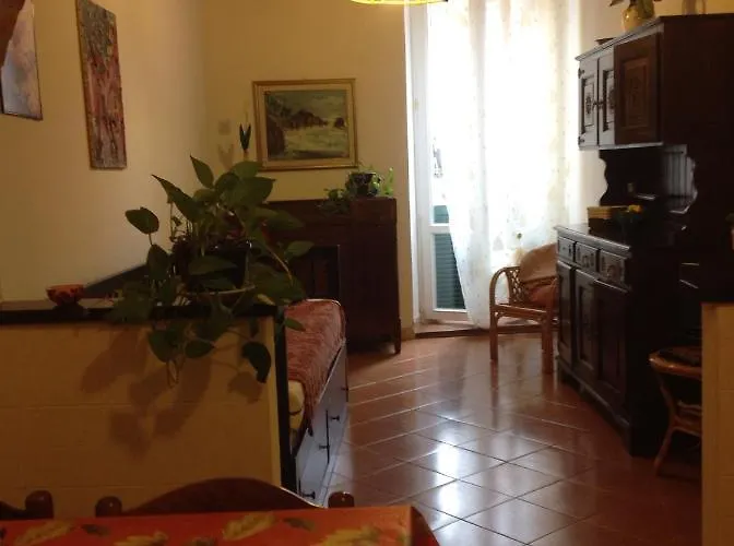La Casetta Nel Centro Storico * مونتيروسّو ال ماري
